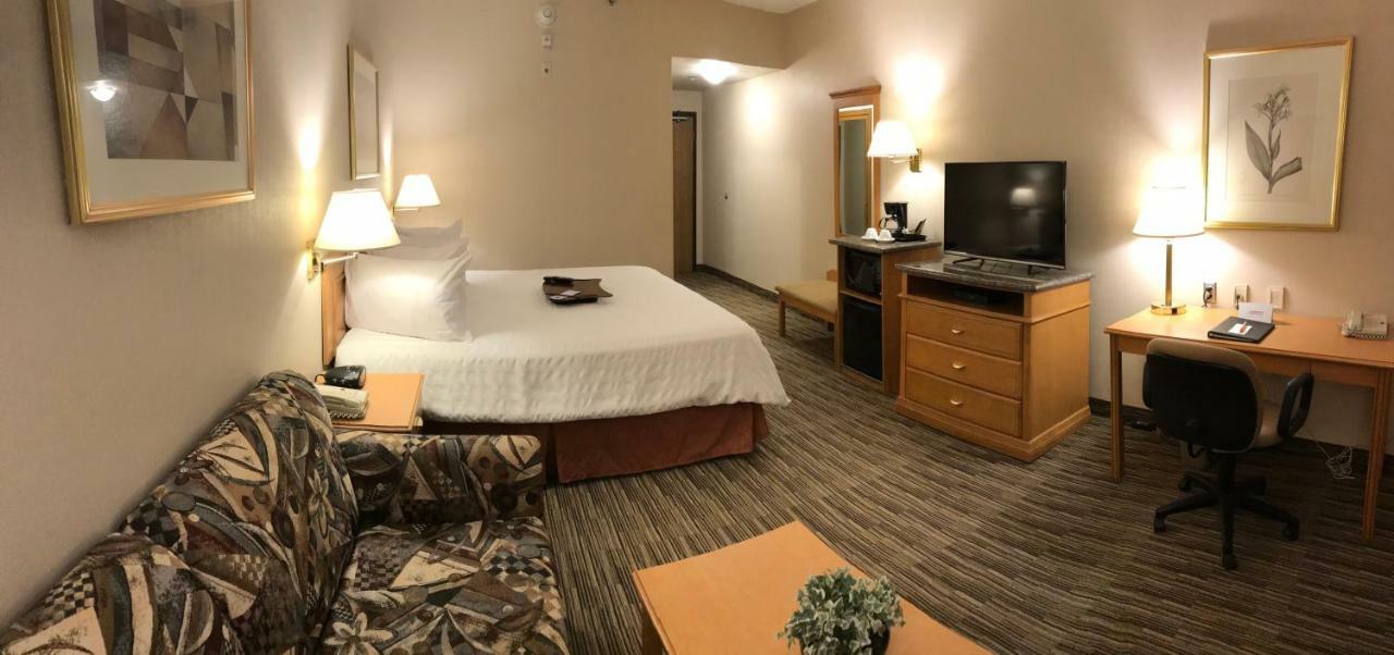 Humphry Inn And Suites ウィニペグ エクステリア 写真